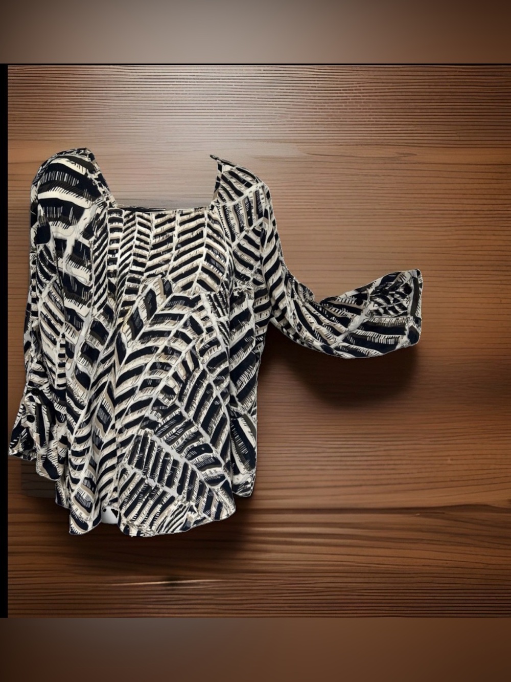 Sami & Jo Animal Print Blouse Pullover Square Neck‎ Keyhole 3/4 Sleeve Black Tan